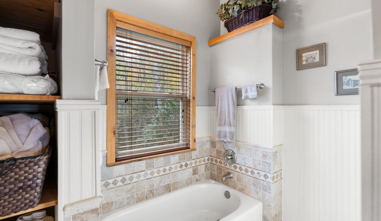33-486-Laurel-Lake-Cir-Madisonville-TN-33